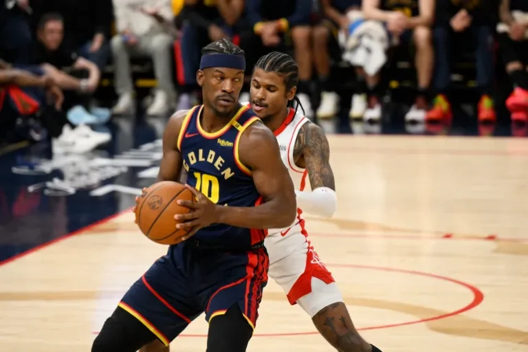 AFP__20250429__2211994642__v1__HighRes__2025NbaPlayoffsHoustonRocketsVGoldenStateWar-1745905419