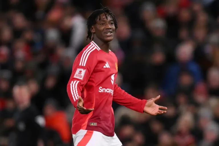 La-prolongation-dune-pepite-de-Manchester-United-prend-plus-de-temps-que-prevu-©Alamy.webp.webp