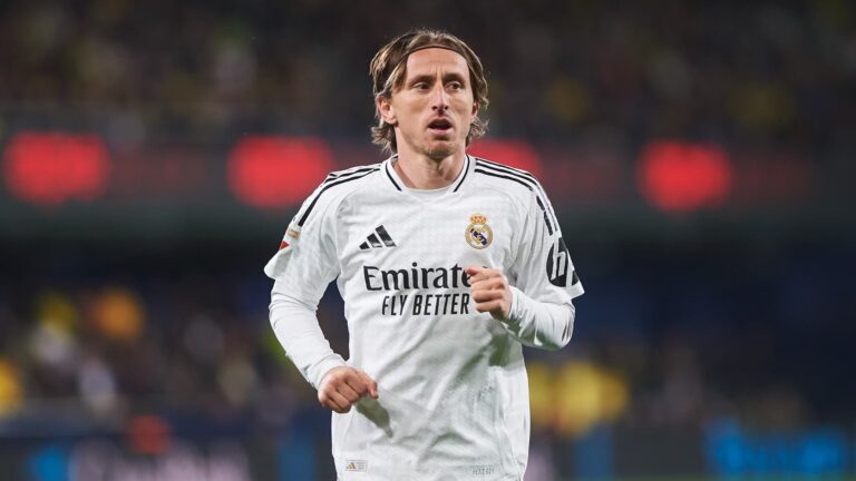 Luka-Modric-lors-du-match-entre-le-Real-Madrid-et-Villarreal-le-15-mars-2025-2054084.jpg