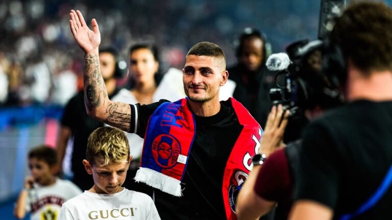 Marco-Verratti-lors-de-ses-adieux-au-Parc-le-15-septembre-2023-2065818.jpg