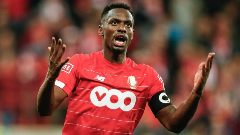 Paul-Jose-Mpoku-avec-le-Standard-de-Liege-le-19-octobre-2019-2066432.jpg