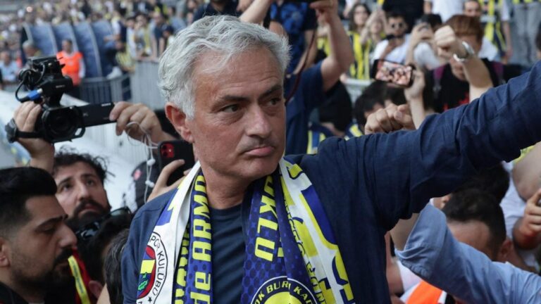 mourinho-fener.jpg