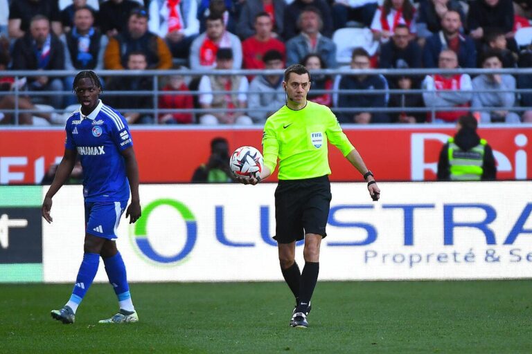 reims-un-arbitrage-scandaleux-caillot-detruit-turpin-iconsport_256854_0078-390876.jpg