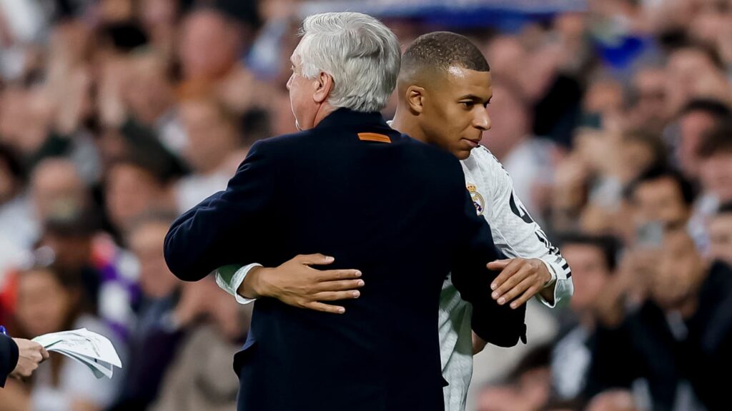 Ancelotti-Mbappe-2066305.jpg
