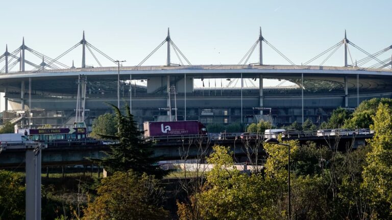 Le-Stade-de-France-attend-le-PSG-1562345.jpg