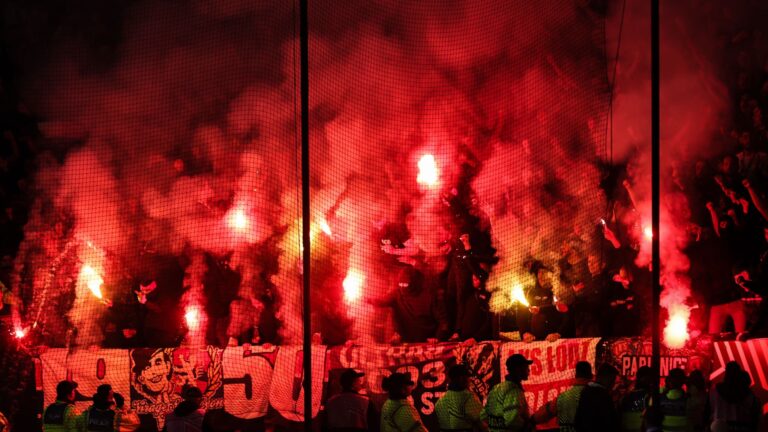 Les-supporters-de-l-OL-a-Old-Trafford-pour-le-quart-de-finale-retour-de-Ligue-Europa-17-avril-2025-2.jpeg