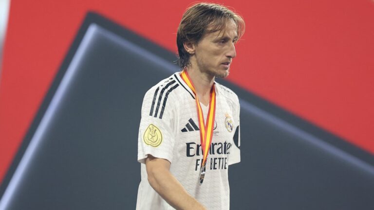 Luka-Modric-apres-la-defaite-du-Real-contre-le-Barca-en-Supercoupe-d-Espagne-5-2-le-12-janvier-2025.jpeg