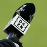 Un-micro-de-la-plateforme-DAZN-pendant-un-match-de-Ligue-1-le-19-janvier-2025-2031632.jpg