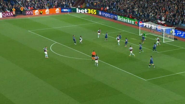 Le-sauvetage-de-Pacho-lors-d-Aston-Villa-PSG-le-15-avril-2025-2066872.jpg