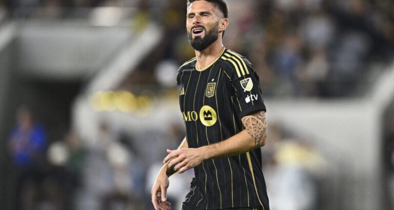 1200-L-tranger-le-magnifique-but-d-olivier-giroud-qui-ouvre-son-compteur-avec-los-angeles.jpg