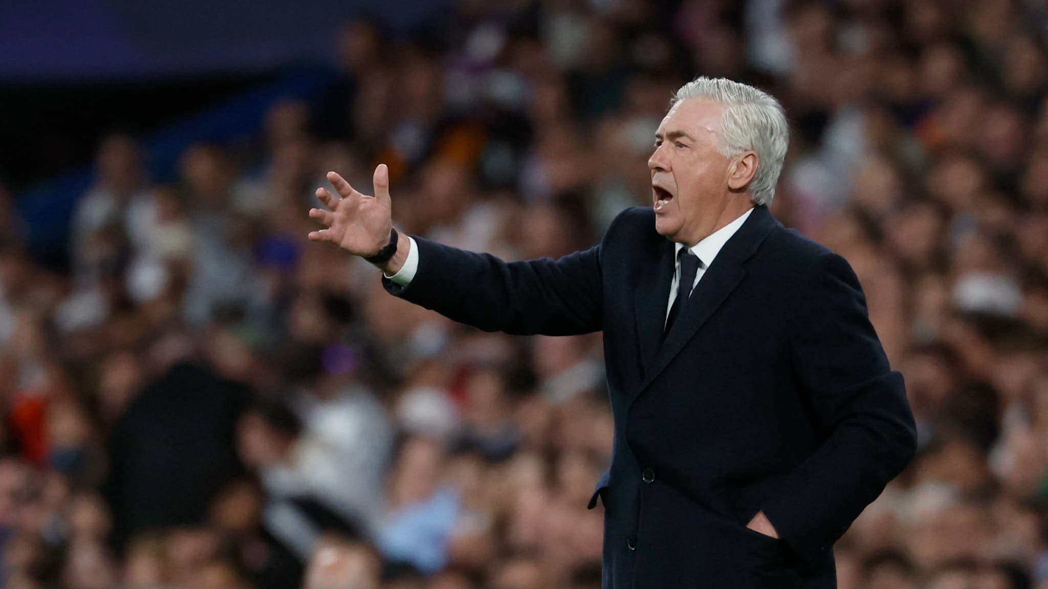 Carlo-Ancelotti-sur-le-banc-du-Real-face-a-Arsenal-le-16-avril-2025-2067943.jpg
