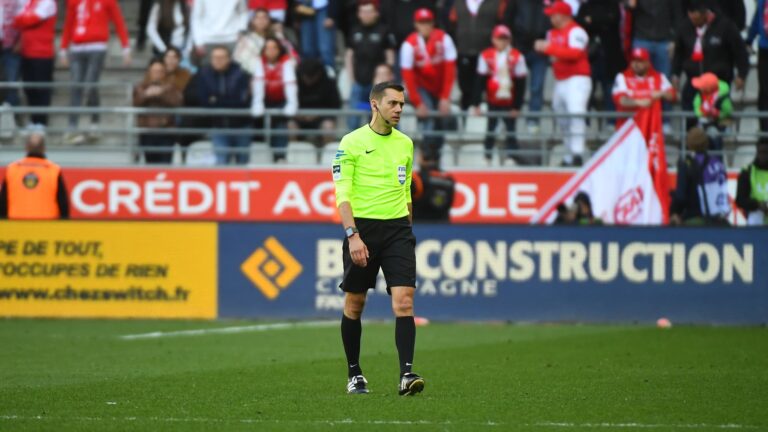 Clement-Turpin-lors-du-match-Reims-Strasbourg-0-1-L1-le-6-avril-2025-2063294.jpg