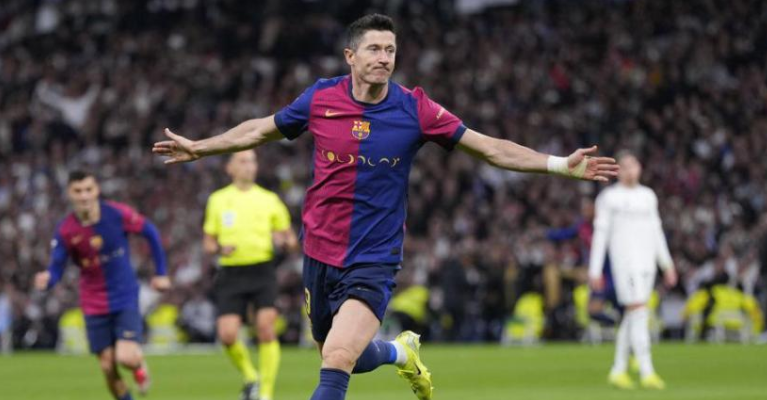 FC-Barcelone-lewandowski-248223609.png