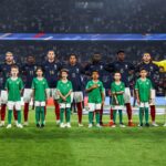 Les-joueurs-de-l-equipe-de-France-au-Parc-des-Princes-lors-du-match-contre-l-Irlande-2-0-qualifs-Eur.jpeg