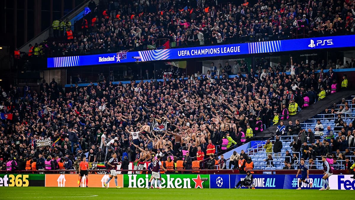 Les-supporters-parisiens-dans-le-parcage-visiteurs-de-Villa-Park-le-16-avril-2025-2067483.jpg