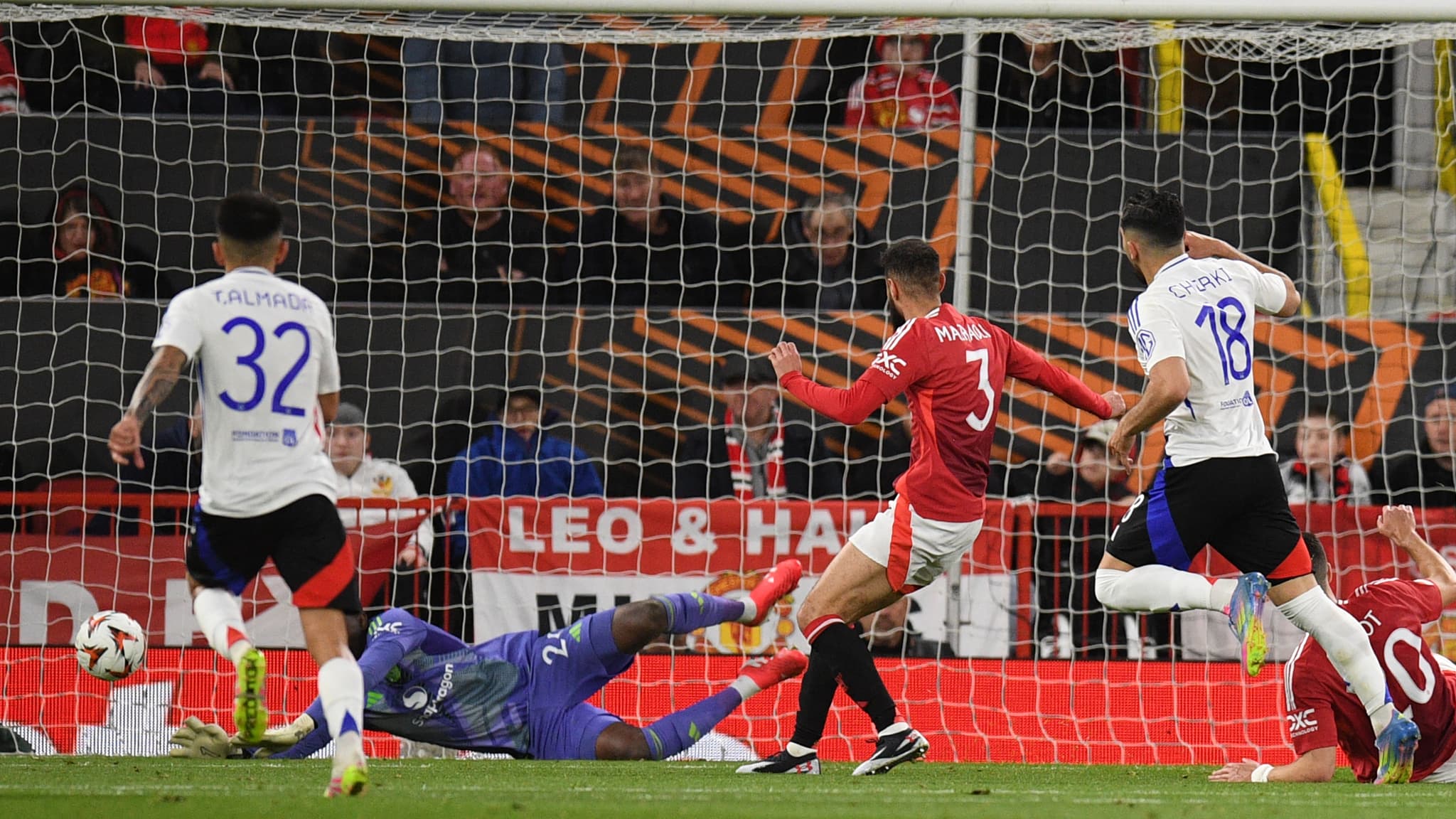 Rayan-Cherki-face-a-Manchester-United-le-17-avril-2025-2068141.jpg
