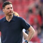 Xabi-Alonso-sur-le-banc-du-Bayer-Leverkusen-le-12-avril-2025-2067977.jpg