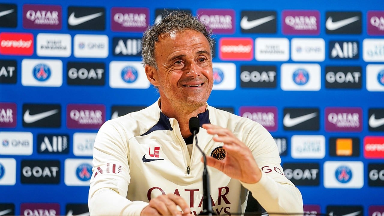 luis-enrique-sourire-psg-conf.jpg