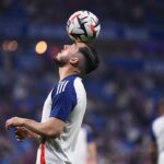 ol-rayan-cherki-manchester-united-abuse-iconsport_256763_0516-390954.jpg
