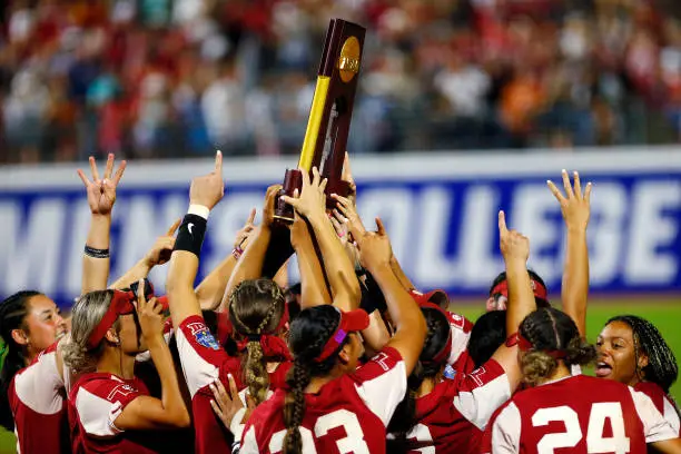 2022-WCWS-OU-With-Trophy-1