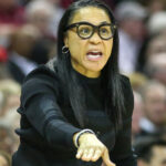 Dawn_Staley_coaching